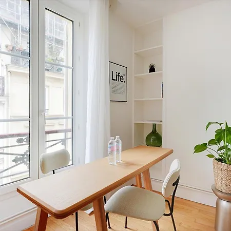 2p A Paris, Rue Rodier - Proche De L'opera Garnier